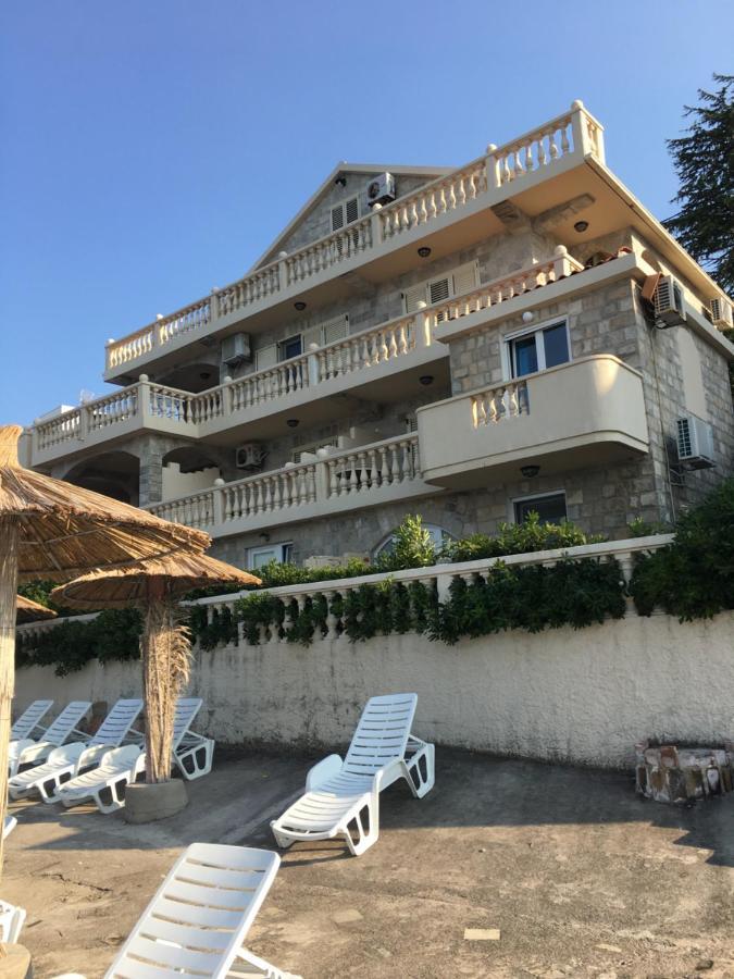 Apartments Palace Mira Mare Tivat Exterior photo