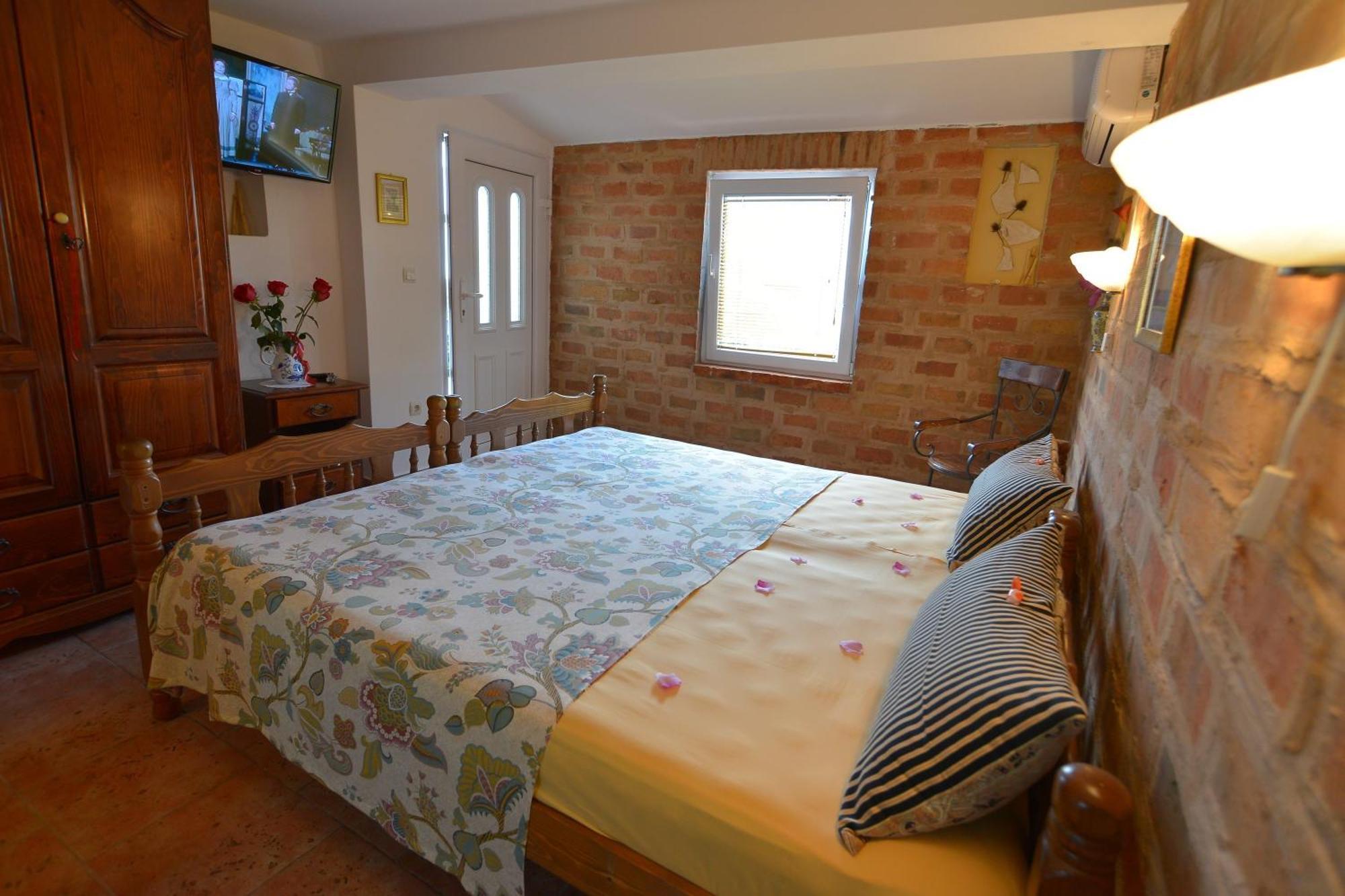 Apartments Palace Mira Mare Tivat Room photo