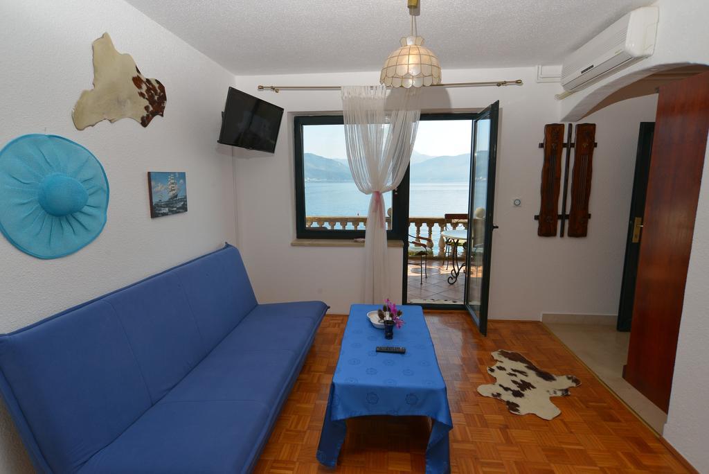 Apartments Palace Mira Mare Tivat Room photo