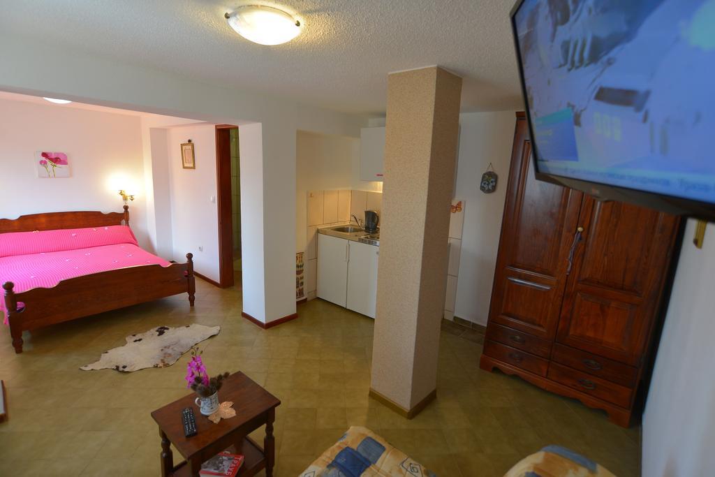 Apartments Palace Mira Mare Tivat Exterior photo