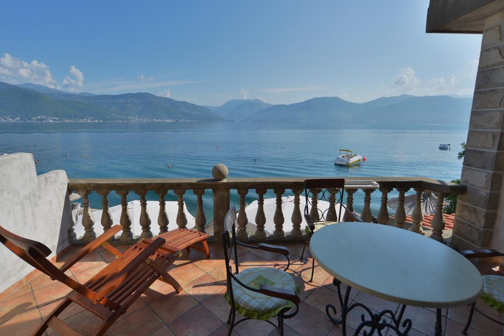 Apartments Palace Mira Mare Tivat Room photo
