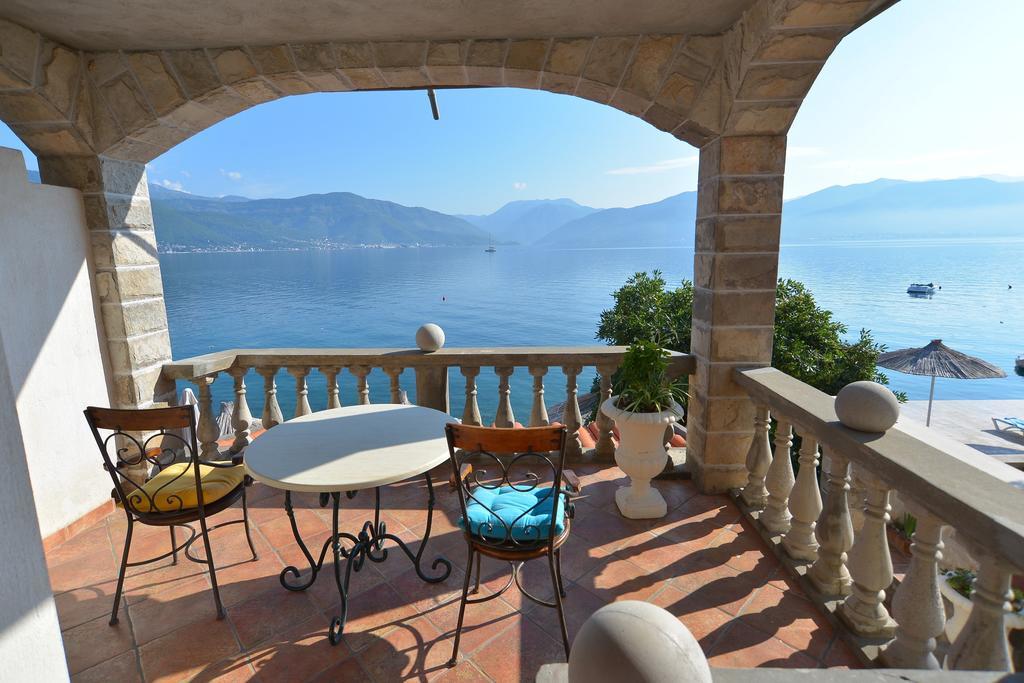 Apartments Palace Mira Mare Tivat Room photo