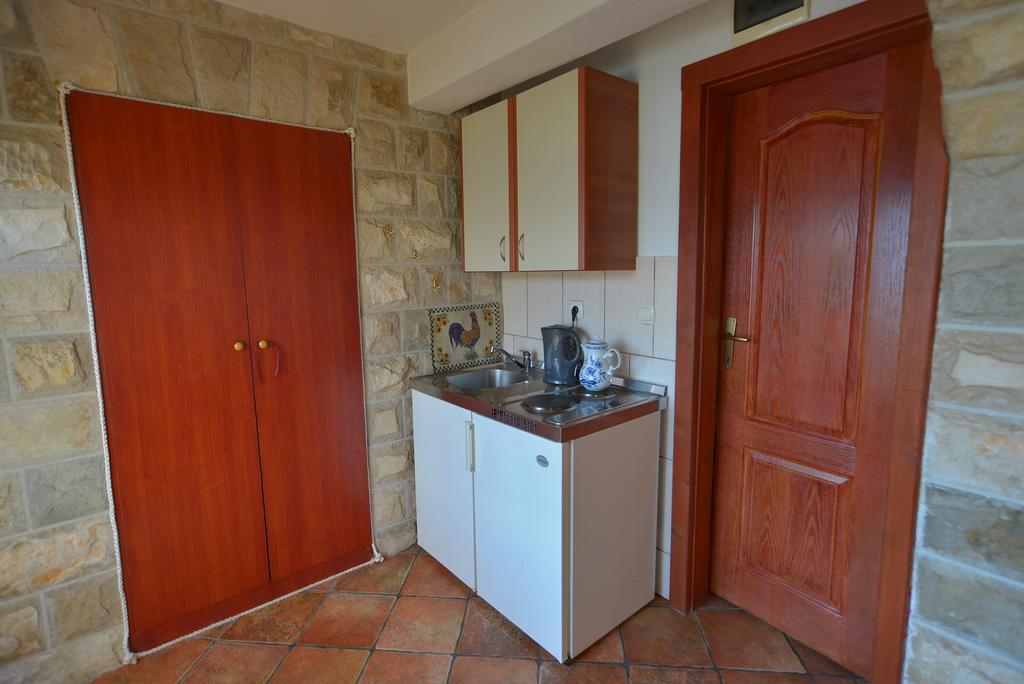 Apartments Palace Mira Mare Tivat Room photo